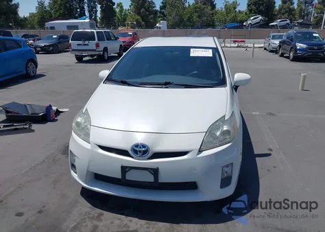 2011 Toyota Prius Three from USA, damaged, VIN JTDKN3DUXB0263589